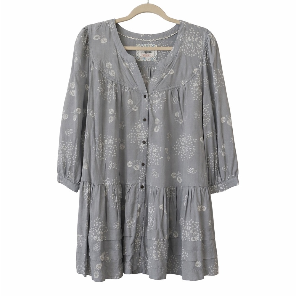 HOLDING HORSES by Anthropology Light Gray Dress with White Florals size Large